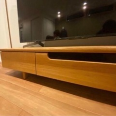 テレビボードの画像