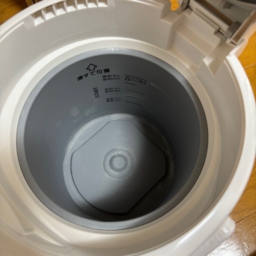 2022年製　象印加湿器EE-RQ35-WA