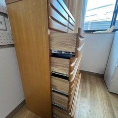 レール付き引き出し整理箪笥の画像