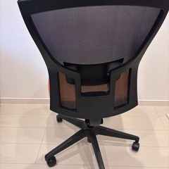 メッシュオフィスチェアの画像