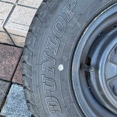 状態良好！ホイール付きタイヤ 145R10 SP175 です。の画像