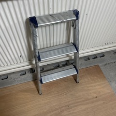 脚立3段　約85cm
の画像