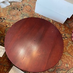 丸テーブルの画像