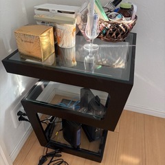 ガラステーブルの画像