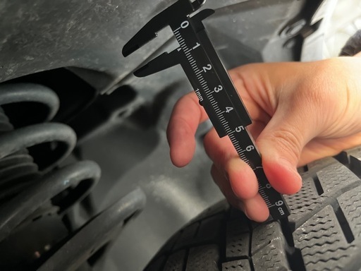 【3連休限定値下げ】スタッドレスタイヤ　225/65R17