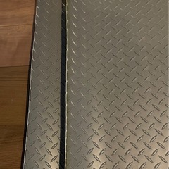 ガレージマット　グレー　縞鋼板柄の画像
