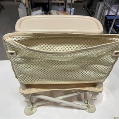 お話中　折りたたみ　ベビーチェア　テーブルチェア　キッズチェア　お食事椅子　軽量　安全ベルト　お出掛け　ピクニック　ベージュ　中古　③の画像