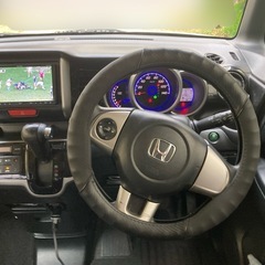 ホンダ　N-BOX カスタム　白　軽自動車の画像