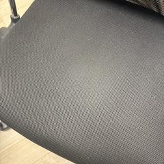 オフィス用チェア　ブラック　昇降可能の画像