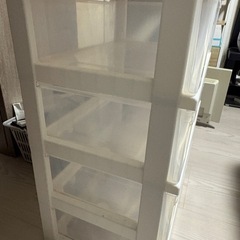 衣装ケースの画像