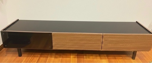 テレビ台
