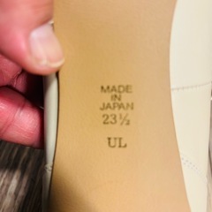 DIANAチェーンモチーフパンプスの画像