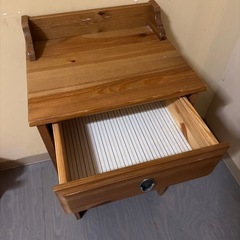 IKEA 木製サイドチェストの画像