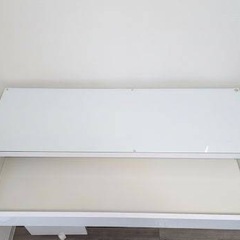 ガラステーブルの画像