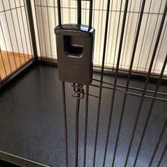 美品ペットサークル90×60リッチェル屋根付きスライドドア黒屋根付きゲージの画像