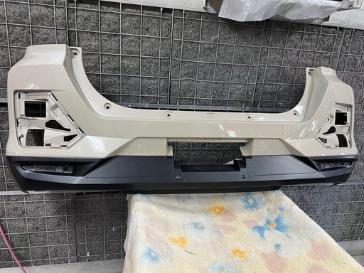 トヨタ ライズ 純正 リアバンパー 美品 52159-B1310-E0