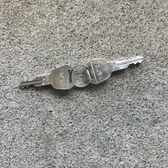 Terzo ルーフキャリアバー　(画像1枚目は取付け例)　ベース　フック　新品キー🔑2個付き♪ ダイハツウェイクに付いてました❗️ 説明文必読‼️の画像