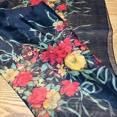 【お渡し先決定】スカーフとポーチセット差し上げますの画像