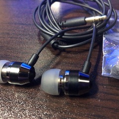 2/1受け渡し★美品ピエール中野有線イヤホン＆ワイヤレスイヤホン③の画像