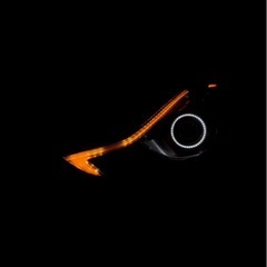 代理　プリウスα後期　LEDヘッドライトの画像