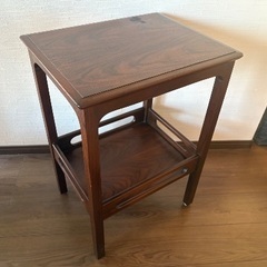オールドマルニ　ヴィンテージサイドテーブルの画像
