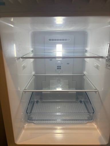 シャープの冷蔵庫　
152L  ホワイト SJ15E9W