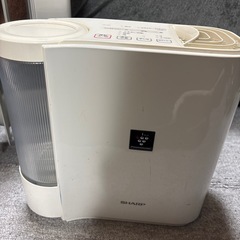 ヒーターと加湿器の画像