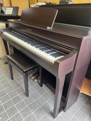 中古美品  2021年製　木製鍵盤 ヤマハ YAMAHA CLP-745R電子ピアノ Clavinova クラビノーバ