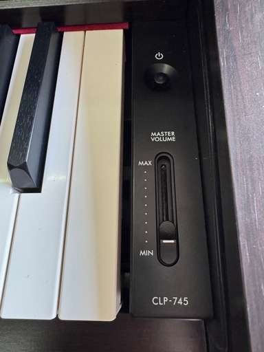 中古美品  2021年製　木製鍵盤 ヤマハ YAMAHA CLP-745R電子ピアノ Clavinova クラビノーバ