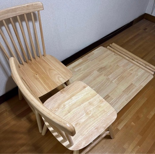 ダイニングテーブル80×80cm＋チェア2脚 重厚感あり