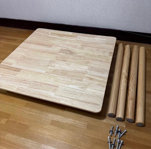 ダイニングテーブル80×80cm＋チェア2脚 重厚感あり