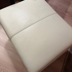 【美品】カリモク　本革ホワイト　　オットマンの画像