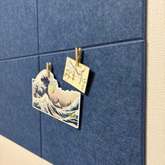 壁に貼るコルクボードの画像