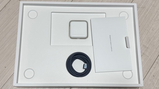 M2 MacBook Air 13インチ 8GB SSD512GB