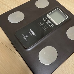 OMRON(オムロン)体重計　HBF-203の画像