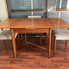 伸長式ダイニングテーブル＋椅子4脚セット｜来客時に広げられますの画像