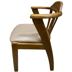 【ジ0201-03】レトロなイス入荷‼️キズありの為お安くしております‼️レトロ チェア 傷ありの画像