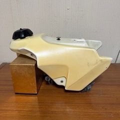 ホンダCR80ポリ製軽量燃料タンク！キャップ・コック付きCRM50やCRM80にも！大阪より検NSR50TZR50の画像