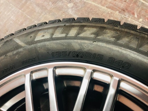 プリウス用 185/60R15 スタッドレス＋アルミホイール4本セット｜BLIZZAK・2021年製