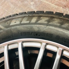 プリウス用 185/60R15 スタッドレス＋アルミホイール4本セット｜BLIZZAK・2021年製の画像