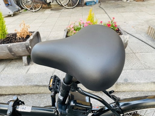 『ＳＡＬＥ　３０％』　電動自転車　２０インチ　バッテリー　充電器　付き　黒　配達可能
