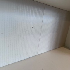 【1/31〜お値下げ中】IKEA 木製ラック 現金も受付　ホワイト 3段 スカラップデザインの画像