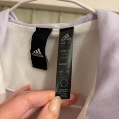 adidas ウィンドブレーカーの画像