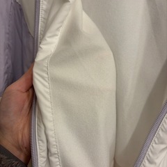 adidas ウィンドブレーカーの画像