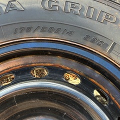 【4月限定セール】スタッドレス 14インチの画像