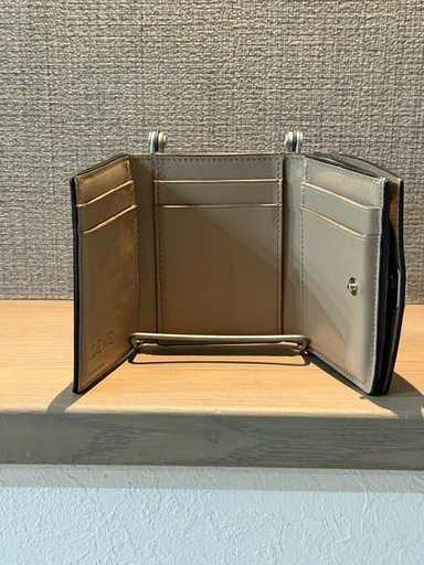 【引取りに来てくださる方限定】LOEWE    財布