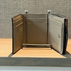 【引取りに来てくださる方限定】LOEWE    財布の画像