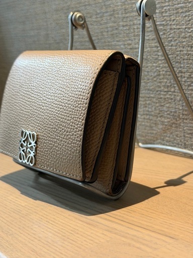 【引取りに来てくださる方限定】LOEWE    財布