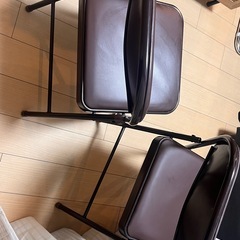 折りたたみパイプ椅子 背もたれ付き（ブラウン）2脚セットの画像