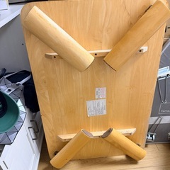 丈夫な折りたたみ机　の画像